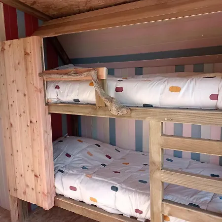 Country house Cabanes Dans Les Arbres Du Saint-Etienne-Cantales