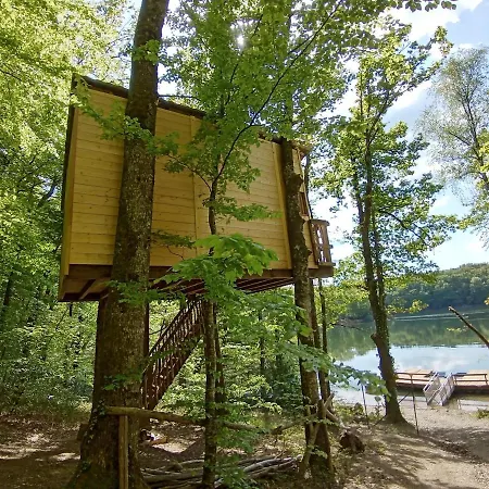 Cabanes Dans Les Arbres Du Country house Saint-Etienne-Cantales